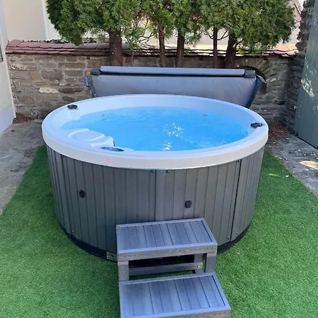 Baber Vendeghaz بيت للعطل